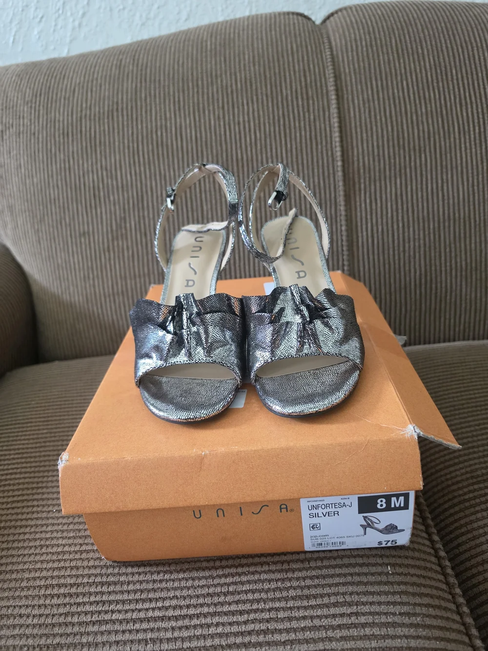 Unisa Unfortesa-J Metallic Silver Heeled Sandals - Size 8M (NIB)